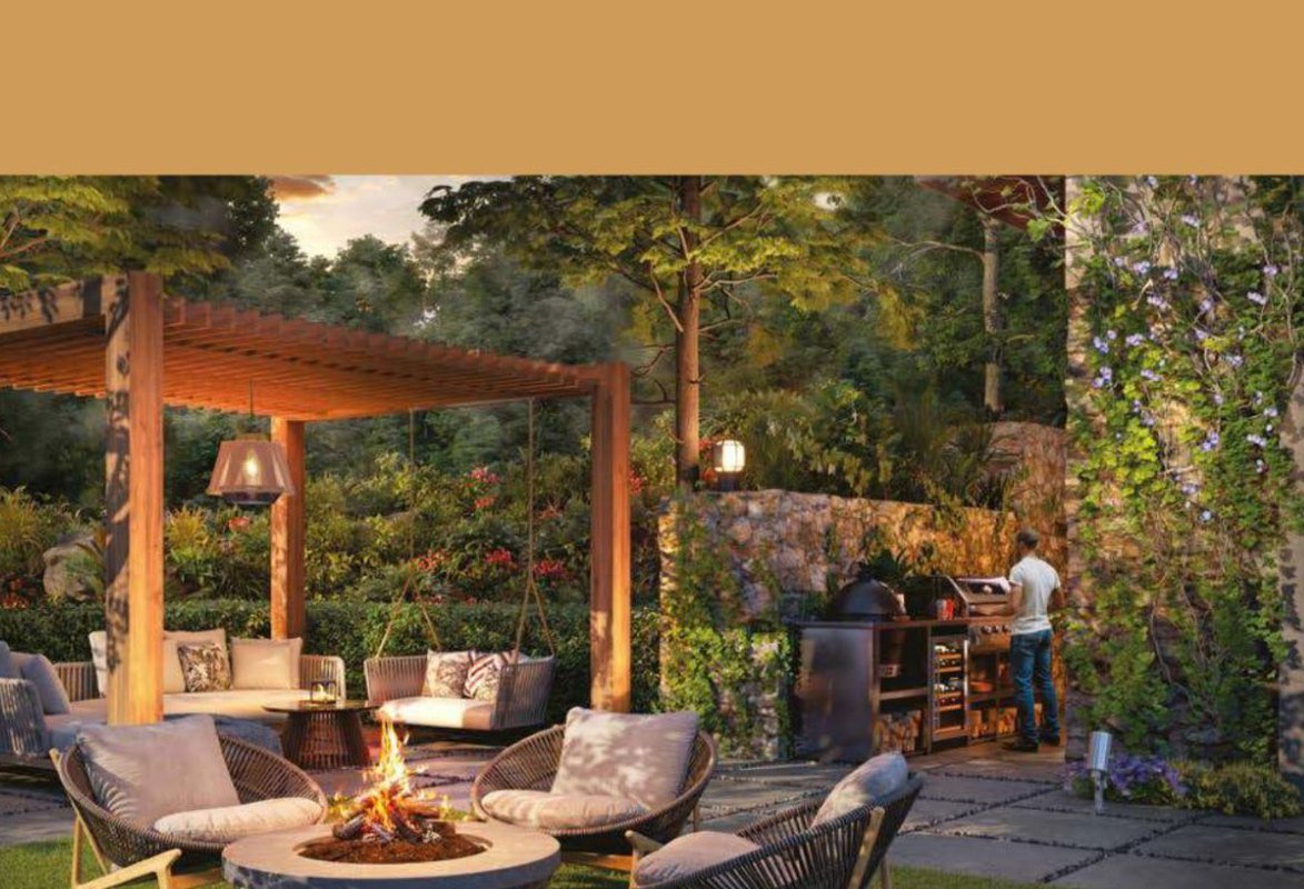Outdoor fire pit